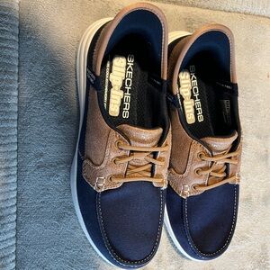 Skechers Women’s Slip Ins.  Boat shoe style.  Very gently used.